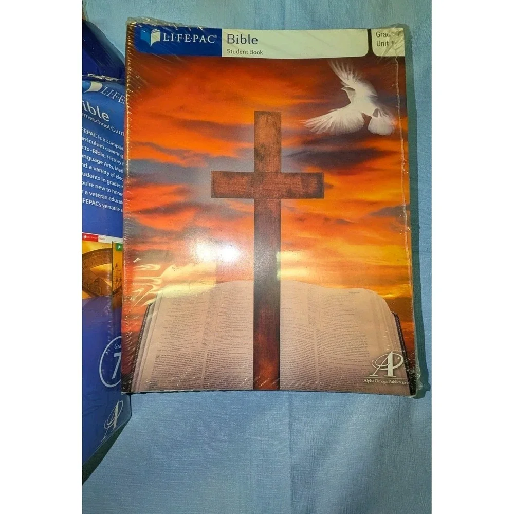 LIFEPAC 7th Grade Bible Set New‎ In Plastic. Box Damaged. With Teachers Manual.